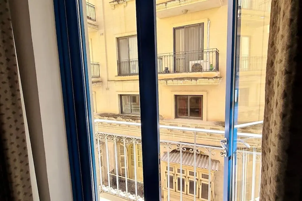 Cozy Inside.City & Beach Outside Apartment Sliema 0*,  Malta
