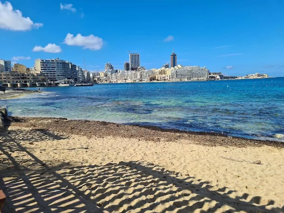 Cozy Inside.City & Beach Outside Apartment Sliema