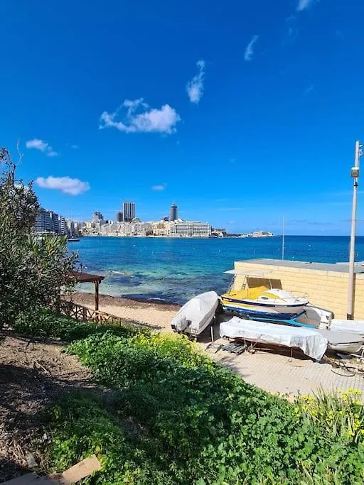 Cozy Inside.City & Beach Outside Apartment Sliema