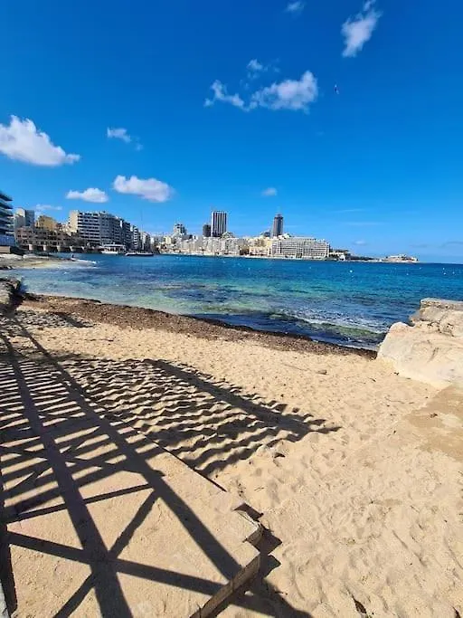 Cozy Inside.City & Beach Outside Apartment Sliema 0*,