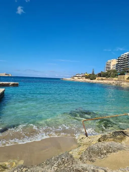 Cozy Inside.City & Beach Outside Apartment Sliema